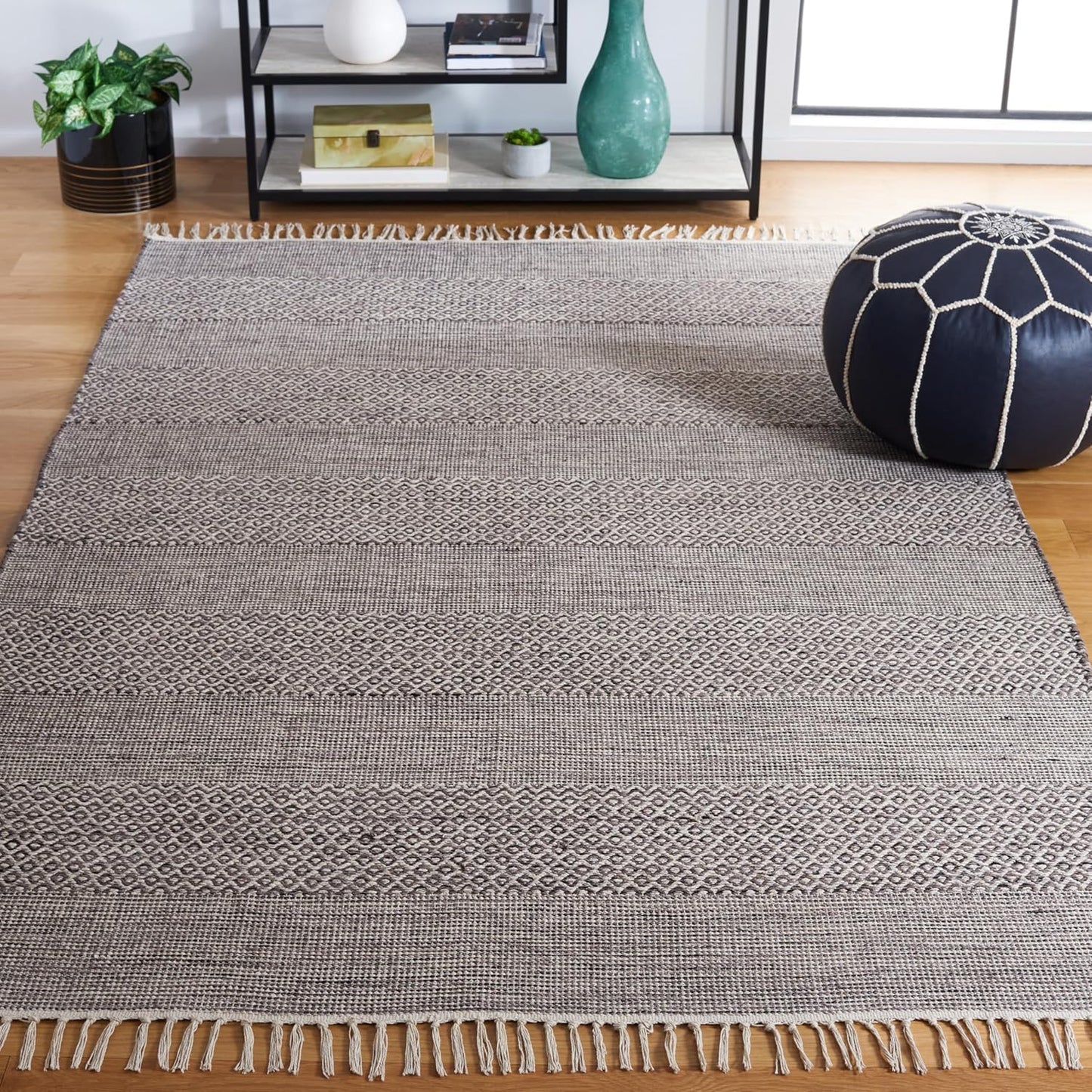 SAFAVIEH Montauk Collection Runner Rug - 2'3" x 14', Ivory & Anthracite, Handmade Flat Weave Boho Farmhouse Cotton Tassel Fringe, Ideal for High Traffic Areas in Living Room, Bedroom (MTK330N)