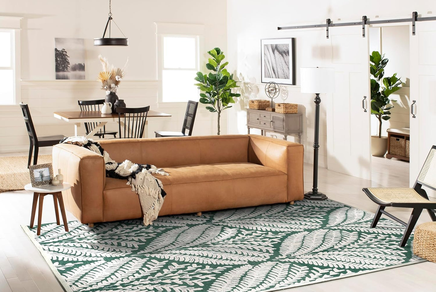SAFAVIEH Capri Collection Runner Rug - 2'3" x 7', Ivory & Green, Handmade Wool, Ideal for High Traffic Areas in Living Room, Bedroom (CPR208B)