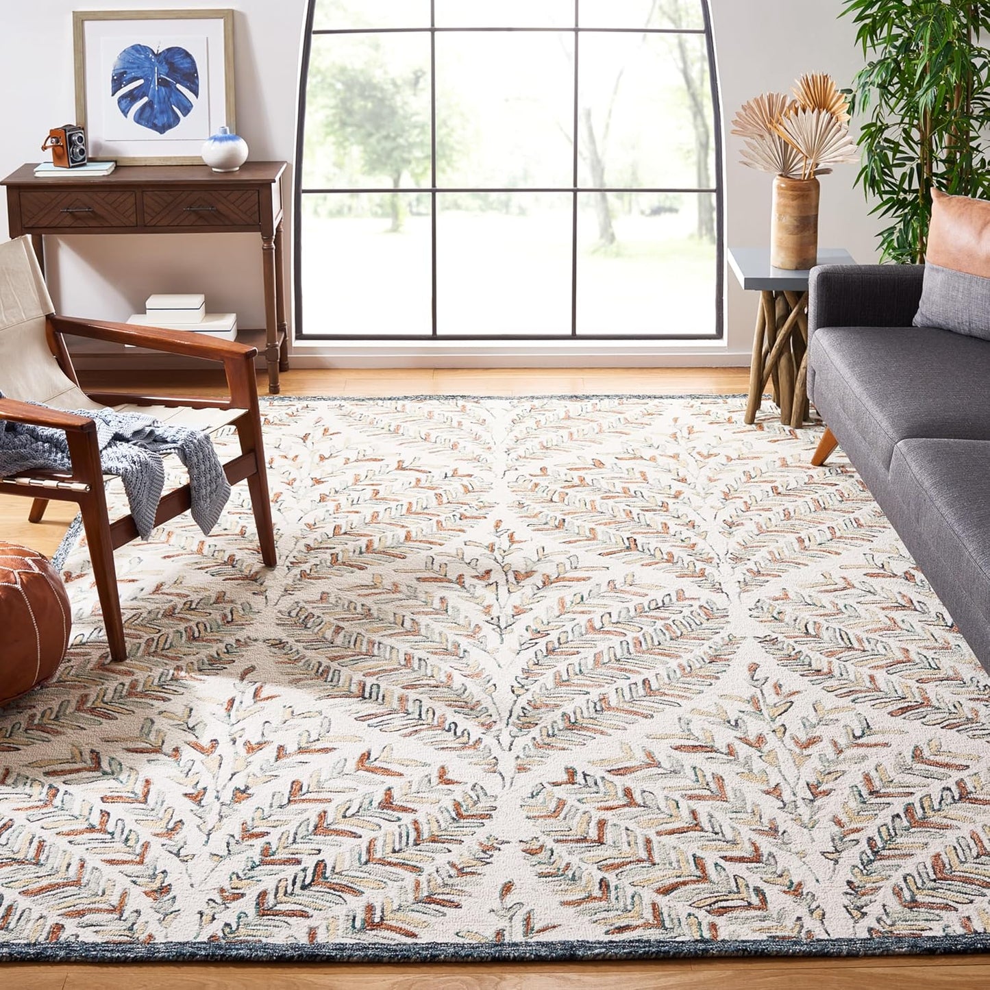 SAFAVIEH Capri Collection Runner Rug - 2'3" x 7', Ivory & Green, Handmade Wool, Ideal for High Traffic Areas in Living Room, Bedroom (CPR208B)