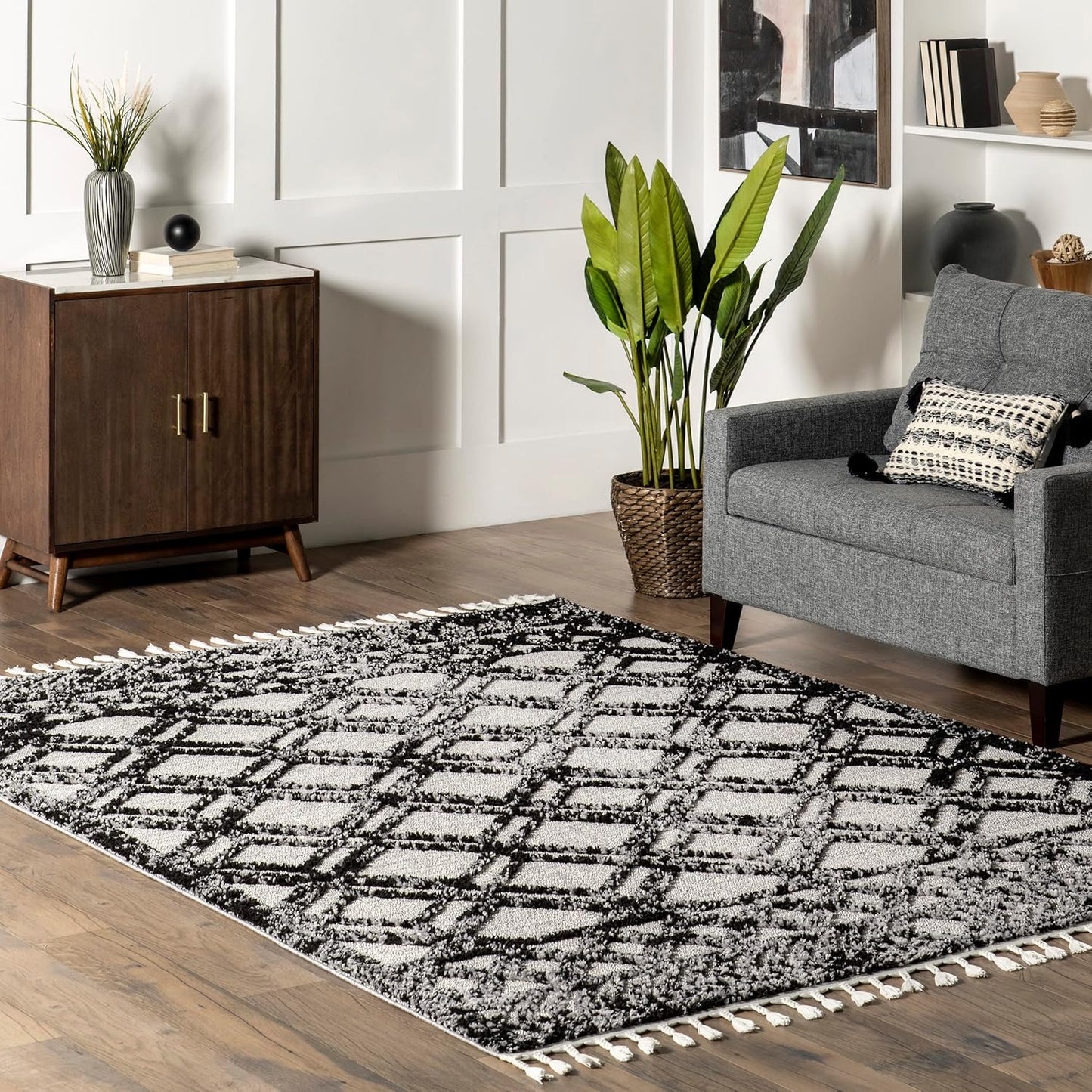 nuLOOM 2'6" x 8' Ansley Moroccan Tassel Area Rug, Light Grey, High-Low Textured Bohemian Design, Plush High Pile, Stain Resistant, For Bedroom, Living Room, Hallway, Entryway
