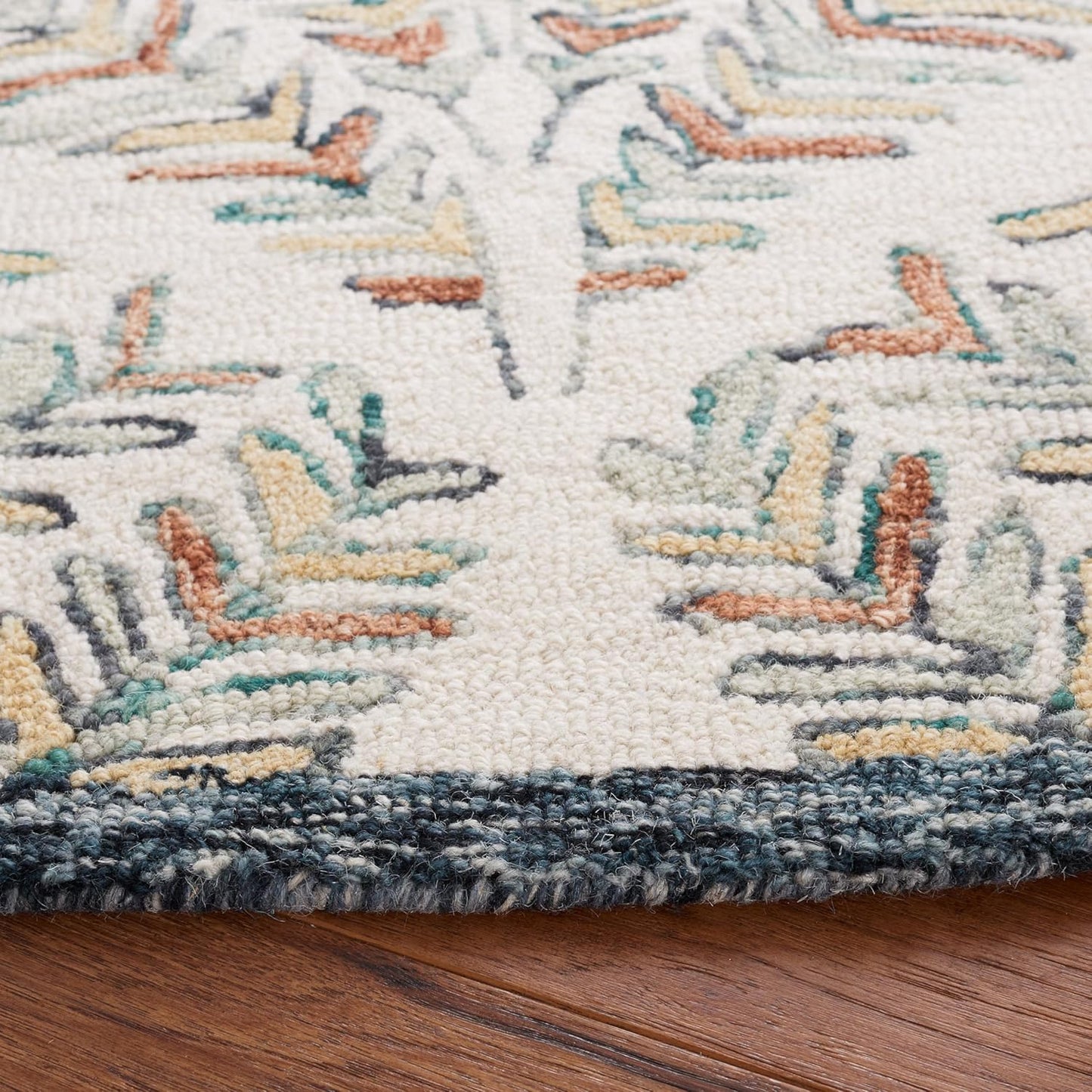 SAFAVIEH Capri Collection Runner Rug - 2'3" x 7', Ivory & Green, Handmade Wool, Ideal for High Traffic Areas in Living Room, Bedroom (CPR208B)