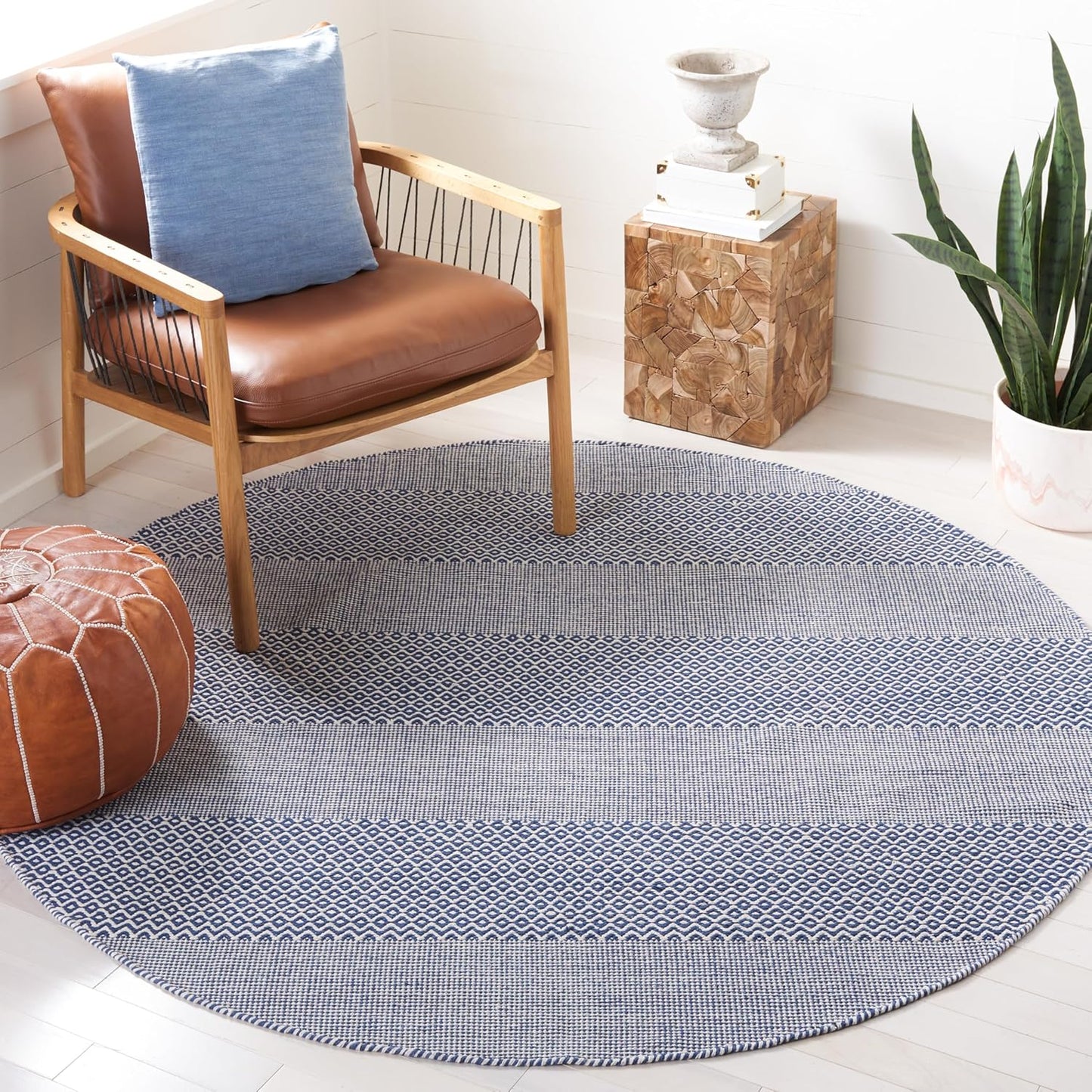 SAFAVIEH Montauk Collection Runner Rug - 2'3" x 14', Ivory & Anthracite, Handmade Flat Weave Boho Farmhouse Cotton Tassel Fringe, Ideal for High Traffic Areas in Living Room, Bedroom (MTK330N)