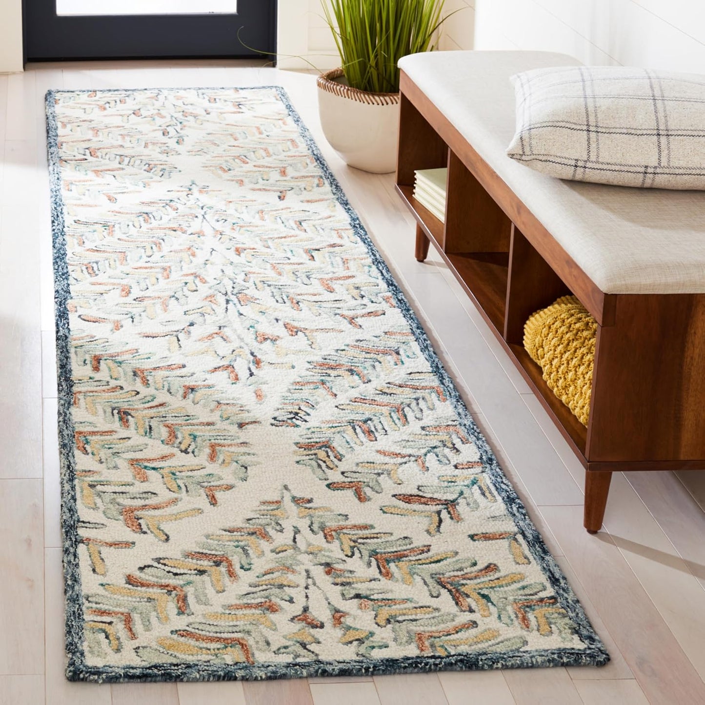 SAFAVIEH Capri Collection Runner Rug - 2'3" x 7', Ivory & Green, Handmade Wool, Ideal for High Traffic Areas in Living Room, Bedroom (CPR208B)