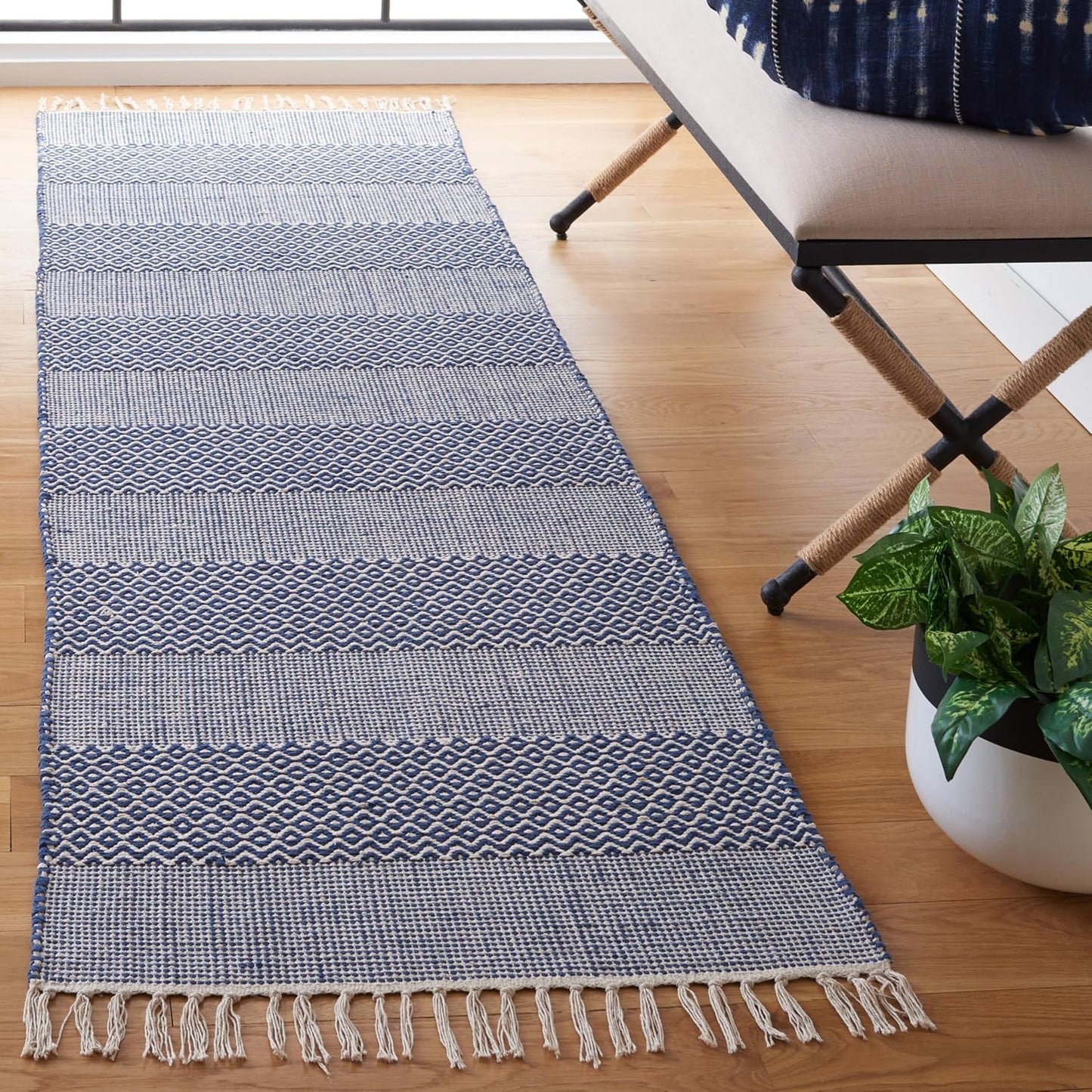 SAFAVIEH Montauk Collection Runner Rug - 2'3" x 14', Ivory & Anthracite, Handmade Flat Weave Boho Farmhouse Cotton Tassel Fringe, Ideal for High Traffic Areas in Living Room, Bedroom (MTK330N)