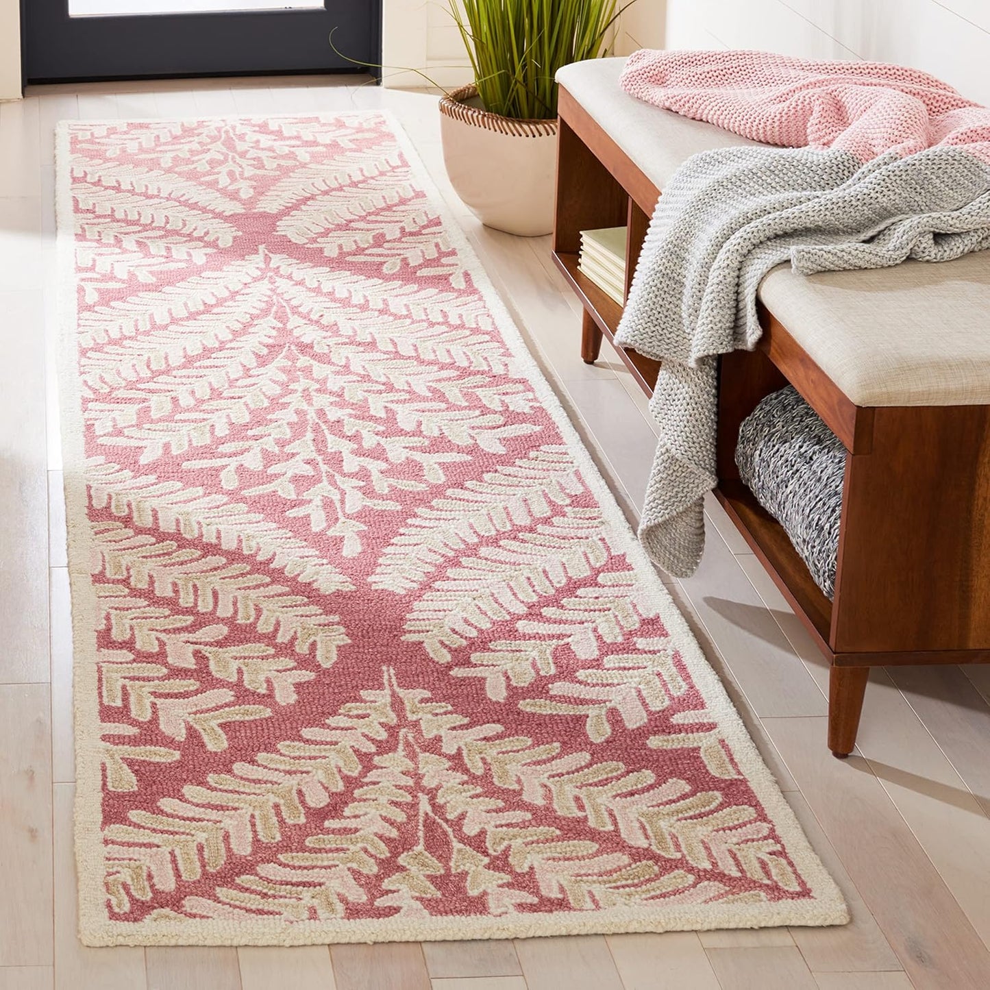 SAFAVIEH Capri Collection Runner Rug - 2'3" x 7', Ivory & Green, Handmade Wool, Ideal for High Traffic Areas in Living Room, Bedroom (CPR208B)