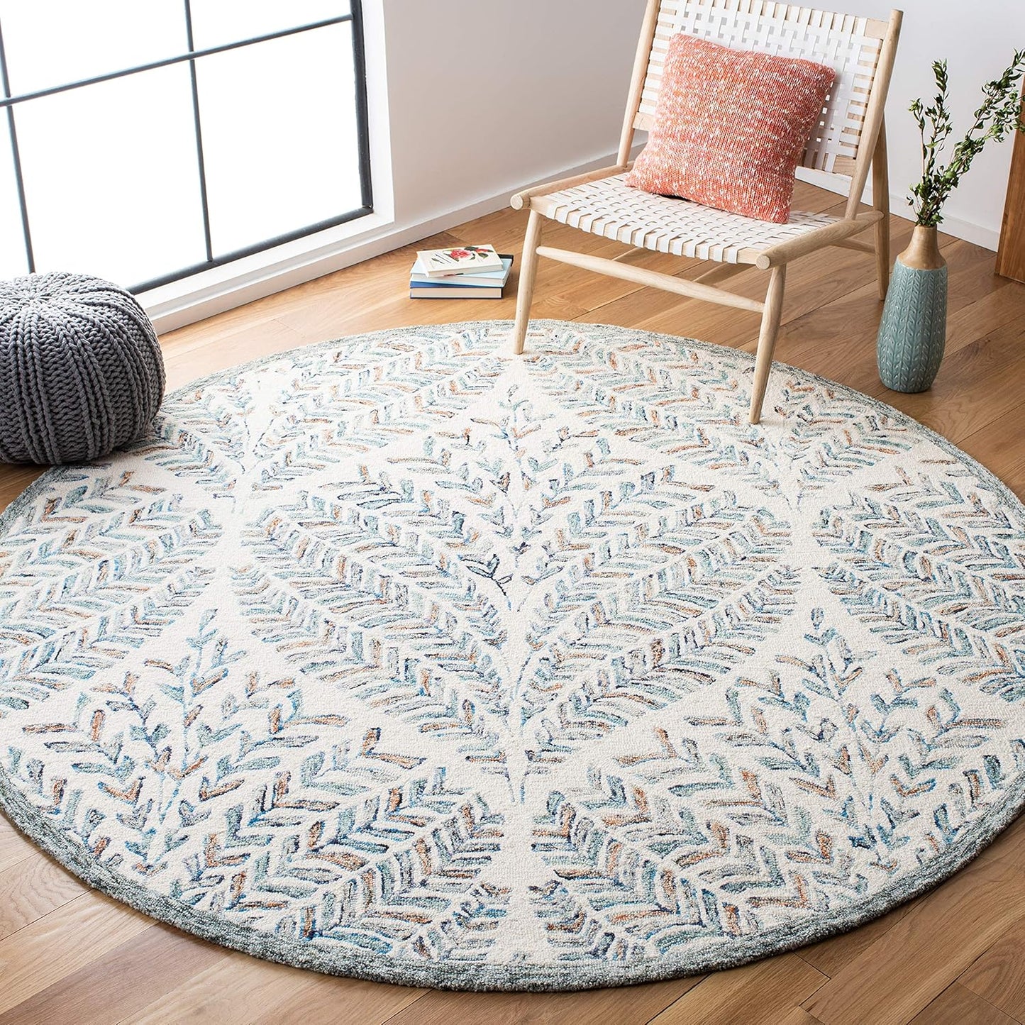 SAFAVIEH Capri Collection Runner Rug - 2'3" x 7', Ivory & Green, Handmade Wool, Ideal for High Traffic Areas in Living Room, Bedroom (CPR208B)