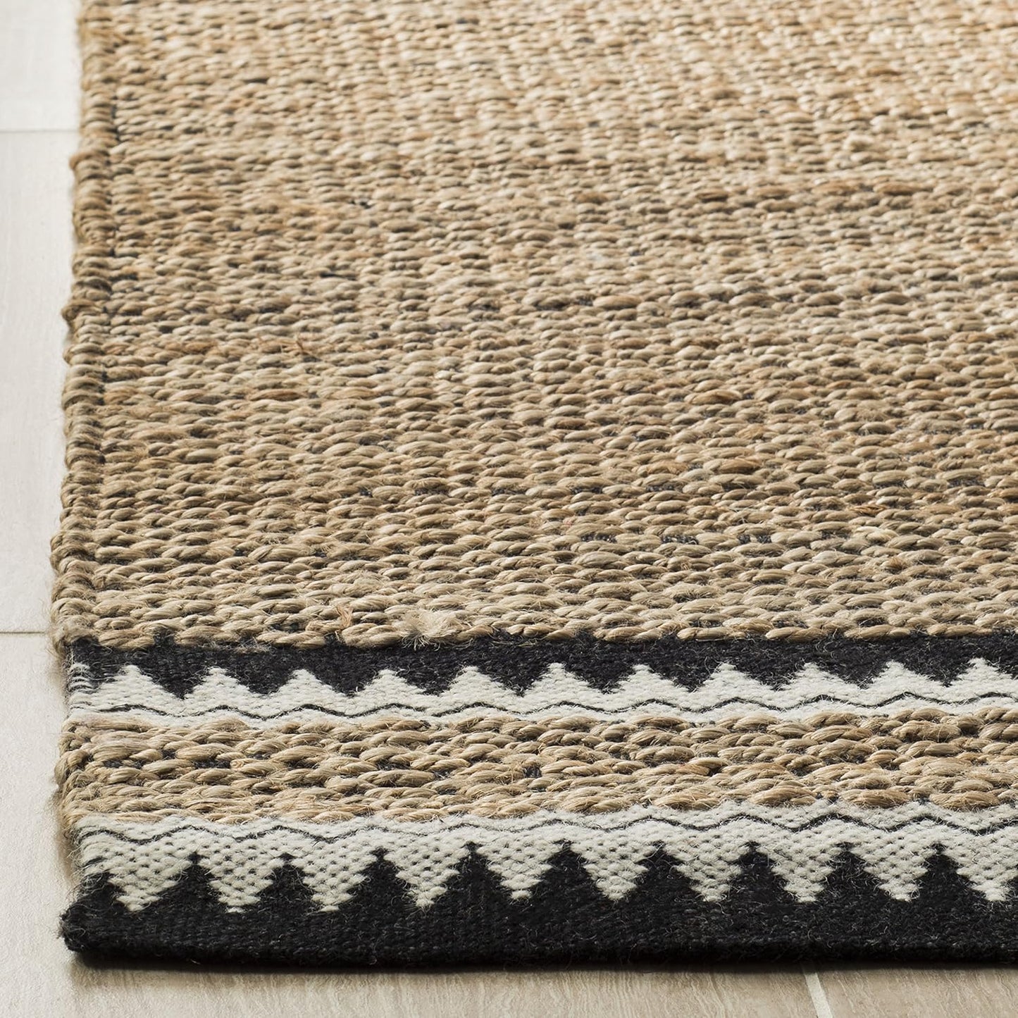 SAFAVIEH Natural Fiber Collection Runner Rug - 2'6" x 8', Natural & Black, Handmade Farmhouse Boho Coastal Rustic Jute, Ideal for High Traffic Areas in Living Room, Bedroom (NF874B)
