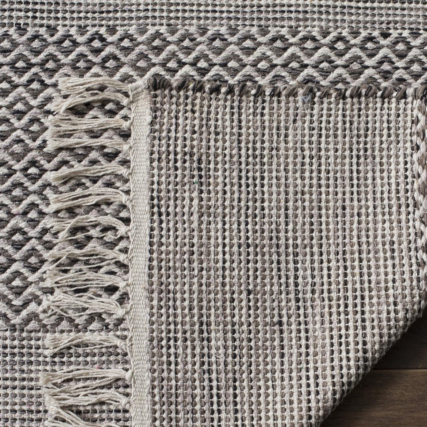 SAFAVIEH Montauk Collection Runner Rug - 2'3" x 14', Ivory & Anthracite, Handmade Flat Weave Boho Farmhouse Cotton Tassel Fringe, Ideal for High Traffic Areas in Living Room, Bedroom (MTK330N)